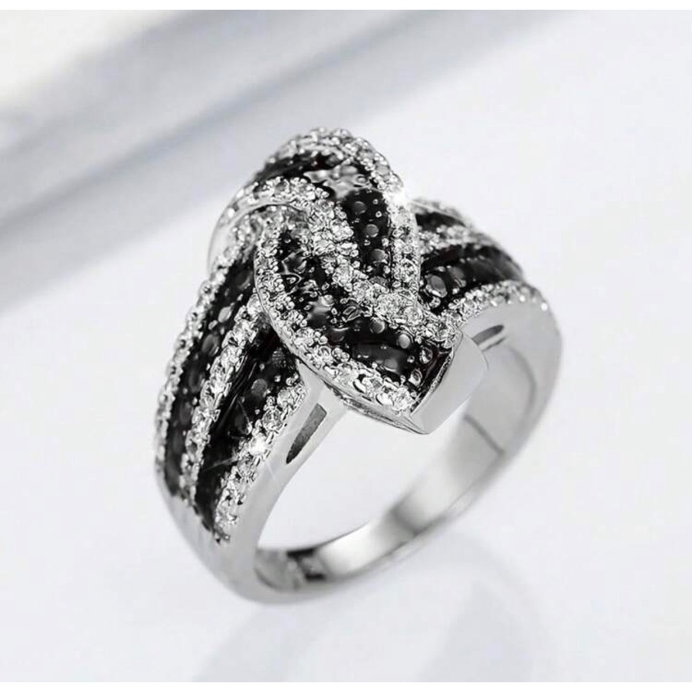 Black and White Pavé Stone Interlocking Knot Statement Ring Silver Tone Size 7